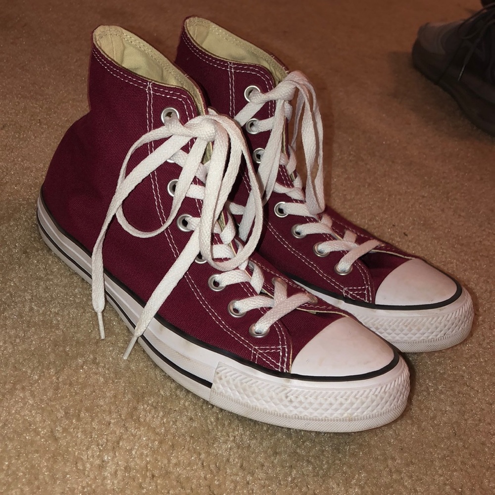 Burgundy converse